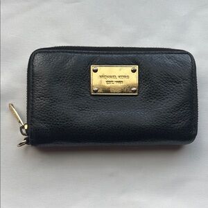 MICHAEL Michael Kors Black Leather Zip Wallet with Gold Plaque